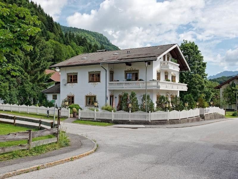 Prodej domu 330 m², pozemek 843 m², Kirchstrasse 22 / OT Sachrang, Aschau im Chiemgau, OT Sachrang, Bavorsko Prodej domu 330 m², pozemek 843 m², Kirchstrasse 22 / OT Sachrang, Aschau im Chiemgau, OT Sachrang, Bavorsko