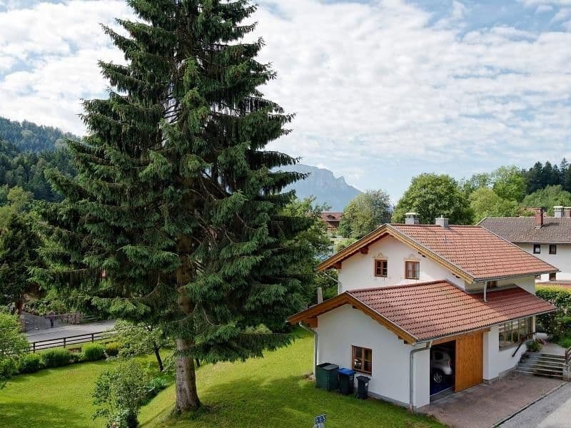 Prodej domu 330 m², pozemek 843 m², Kirchstrasse 22 / OT Sachrang, Aschau im Chiemgau, OT Sachrang, Bavorsko Prodej domu 330 m², pozemek 843 m², Kirchstrasse 22 / OT Sachrang, Aschau im Chiemgau, OT Sachrang, Bavorsko