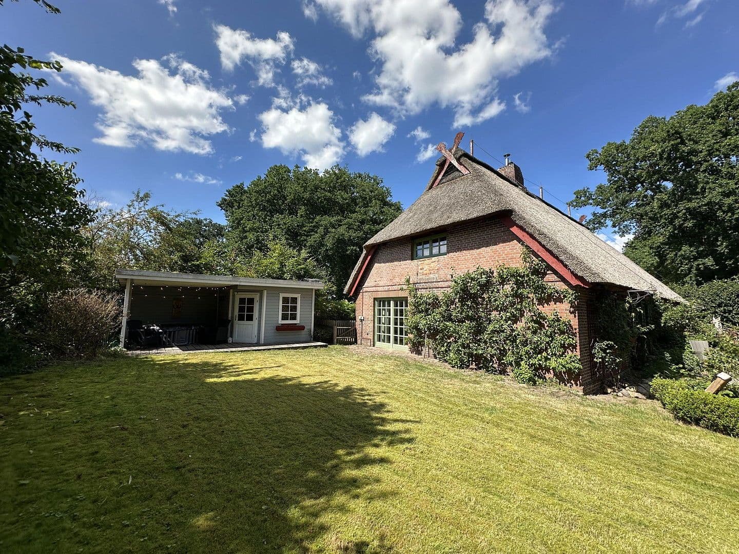 Prodej domu 170 m², pozemek 943 m², Salzhausen, Dolní Sasko Prodej domu 170 m², pozemek 943 m², Salzhausen, Dolní Sasko