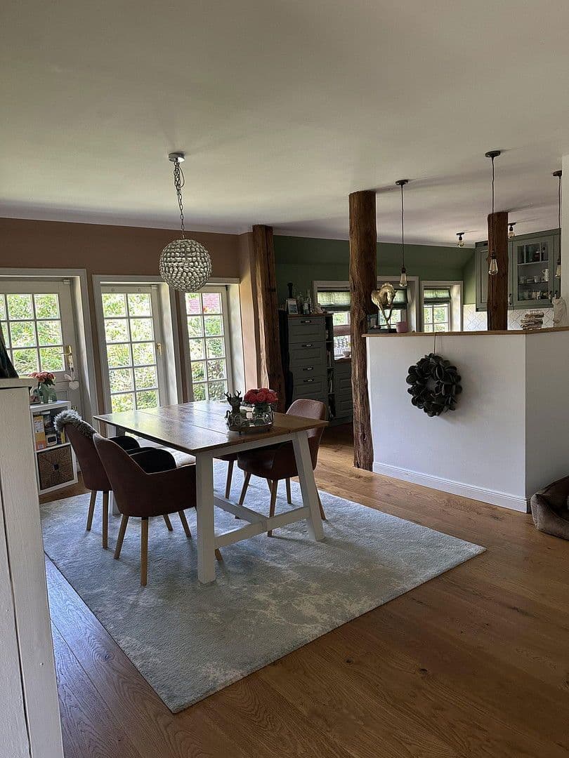 Prodej domu 170 m², pozemek 943 m², Salzhausen, Dolní Sasko Prodej domu 170 m², pozemek 943 m², Salzhausen, Dolní Sasko