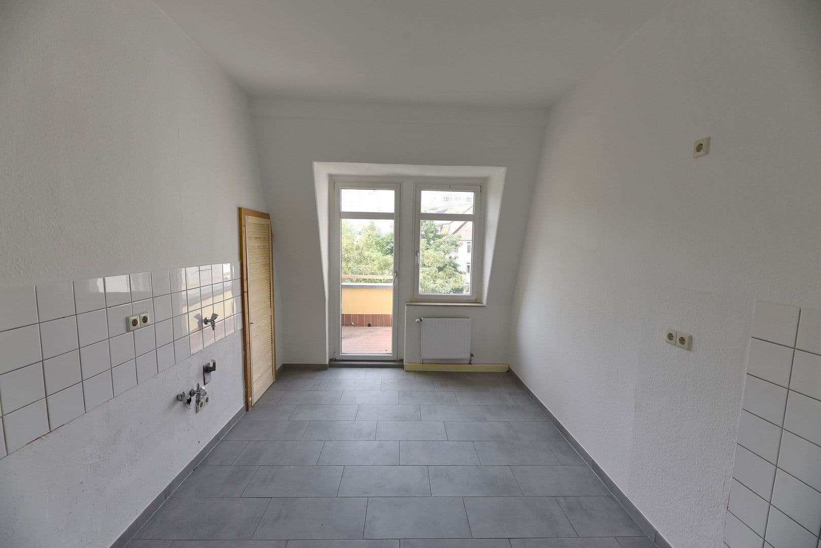 Pronájem bytu 4+1 132 m², Arnoldstraße 31, Dresden, Sasko Pronájem bytu 4+1 132 m², Arnoldstraße 31, Dresden, Sasko