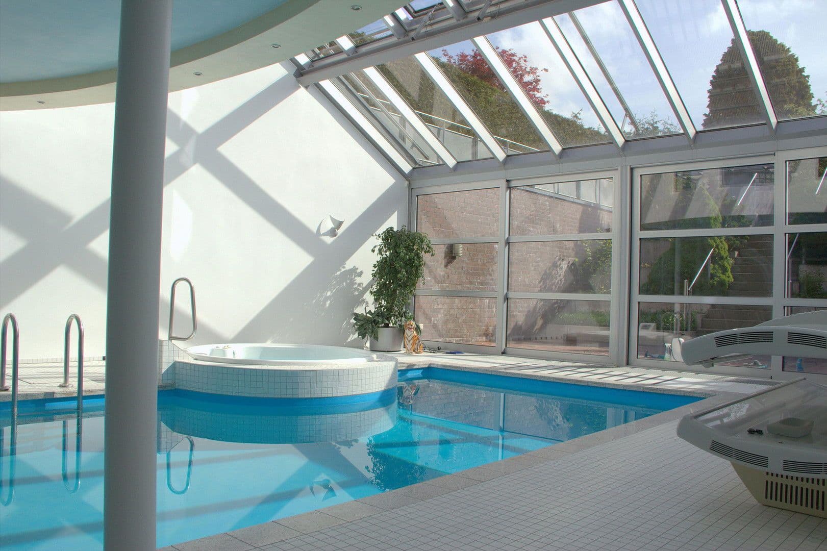 Prodej domu 540 m², pozemek 1.222 m², Norderstedt, Šlesvicko-Holštýnsko Prodej domu 540 m², pozemek 1.222 m², Norderstedt, Šlesvicko-Holštýnsko