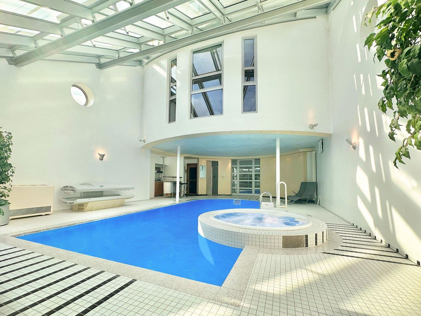 Prodej domu 540 m², pozemek 1.222 m², Norderstedt, Šlesvicko-Holštýnsko Prodej domu 540 m², pozemek 1.222 m², Norderstedt, Šlesvicko-Holštýnsko