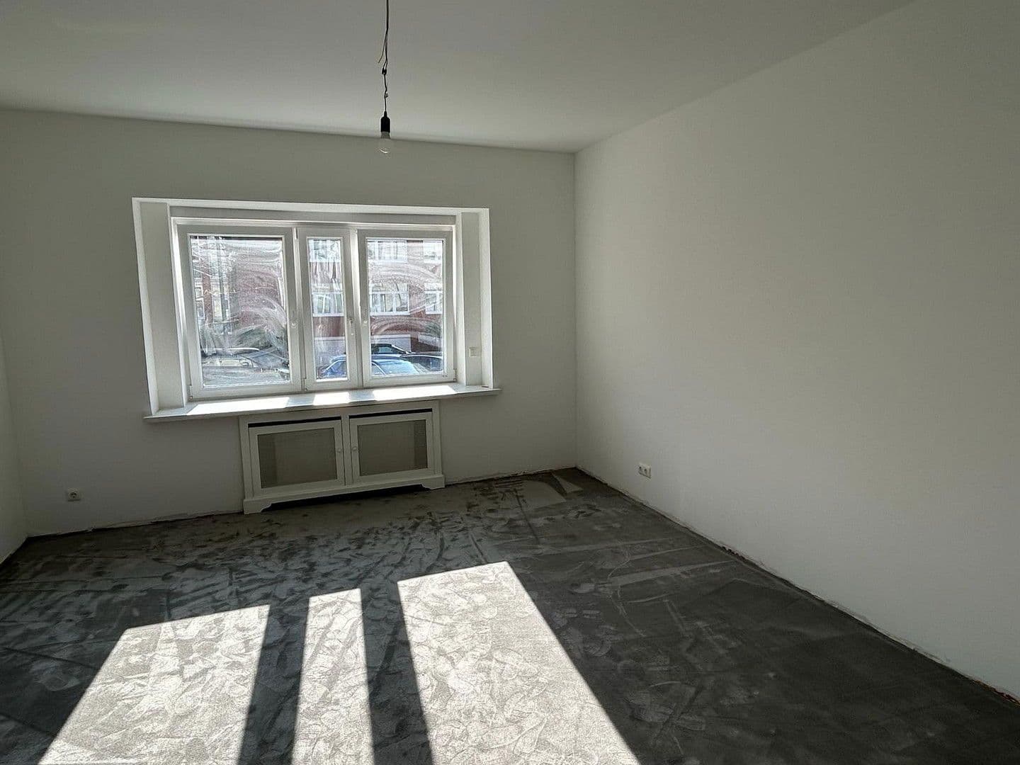 Pronájem bytu 4+1 165 m², Düsseldorf, Severní Porýní-Vestfálsko Pronájem bytu 4+1 165 m², Düsseldorf, Severní Porýní-Vestfálsko