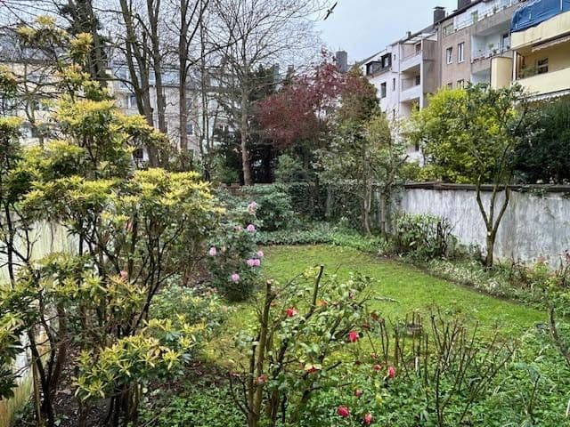 Pronájem bytu 4+1 165 m², Düsseldorf, Severní Porýní-Vestfálsko Pronájem bytu 4+1 165 m², Düsseldorf, Severní Porýní-Vestfálsko