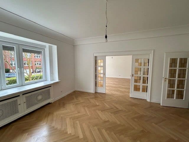 Pronájem bytu 4+1 165 m², Düsseldorf, Severní Porýní-Vestfálsko Pronájem bytu 4+1 165 m², Düsseldorf, Severní Porýní-Vestfálsko