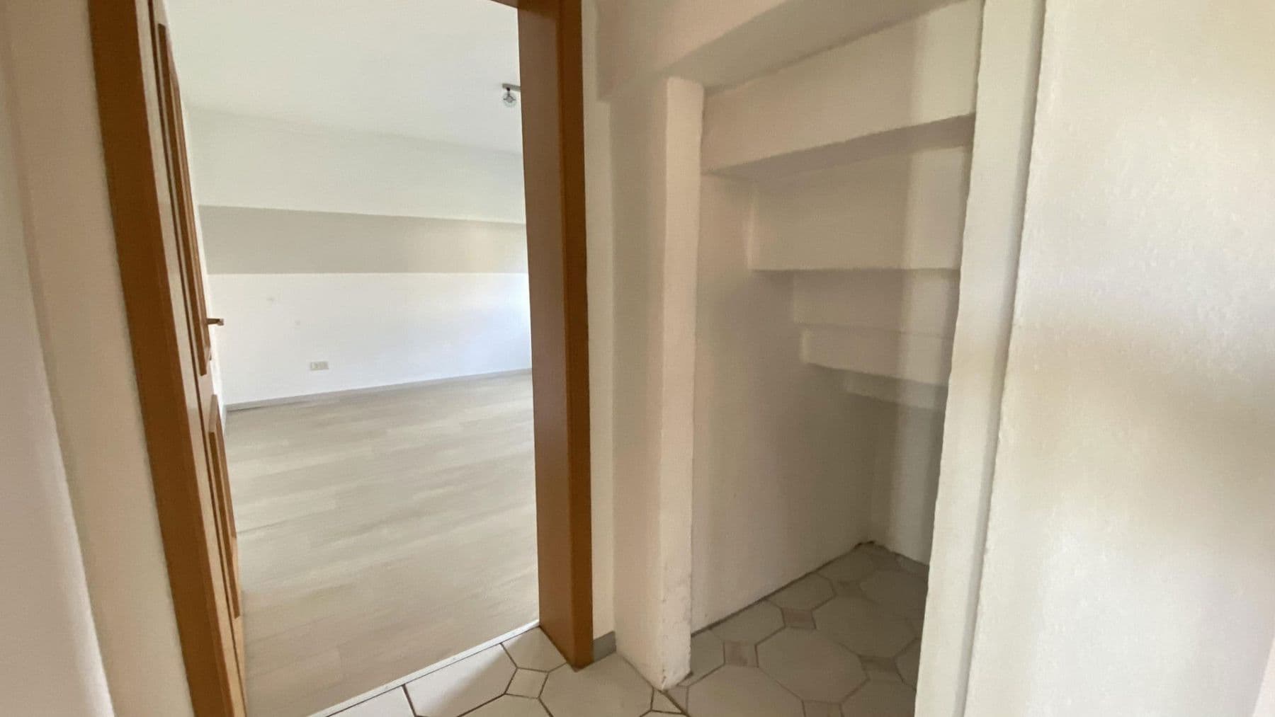 Prodej domu 191 m², pozemek 836 m², Alterathsfeld 7, Lamspringe, Dolní Sasko Prodej domu 191 m², pozemek 836 m², Alterathsfeld 7, Lamspringe, Dolní Sasko