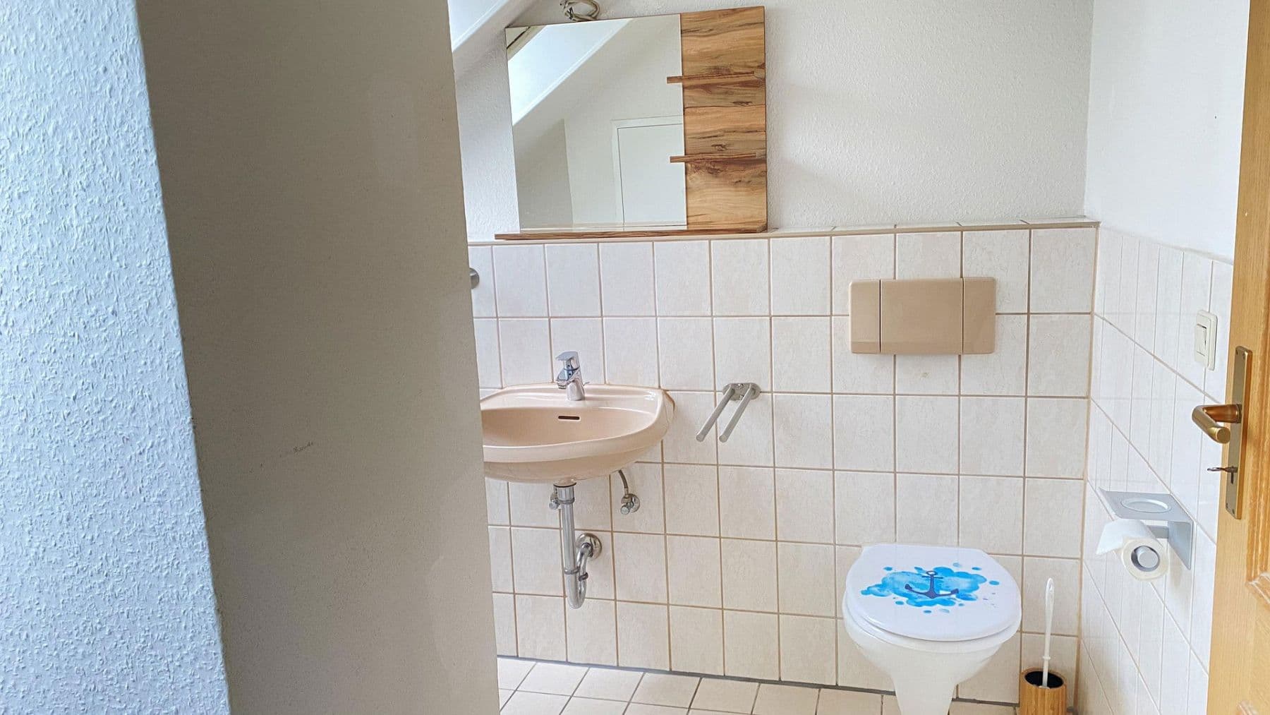 Prodej domu 191 m², pozemek 836 m², Alterathsfeld 7, Lamspringe, Dolní Sasko Prodej domu 191 m², pozemek 836 m², Alterathsfeld 7, Lamspringe, Dolní Sasko