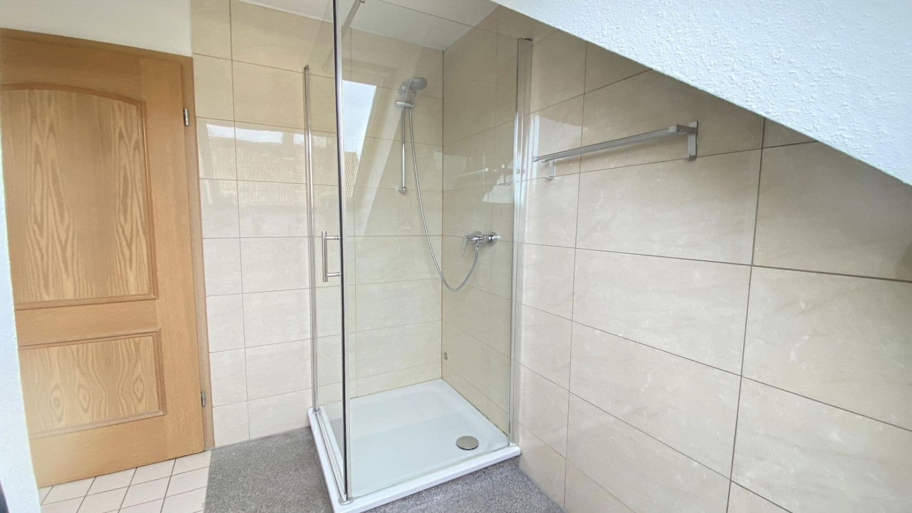 Prodej domu 191 m², pozemek 836 m², Alterathsfeld 7, Lamspringe, Dolní Sasko Prodej domu 191 m², pozemek 836 m², Alterathsfeld 7, Lamspringe, Dolní Sasko