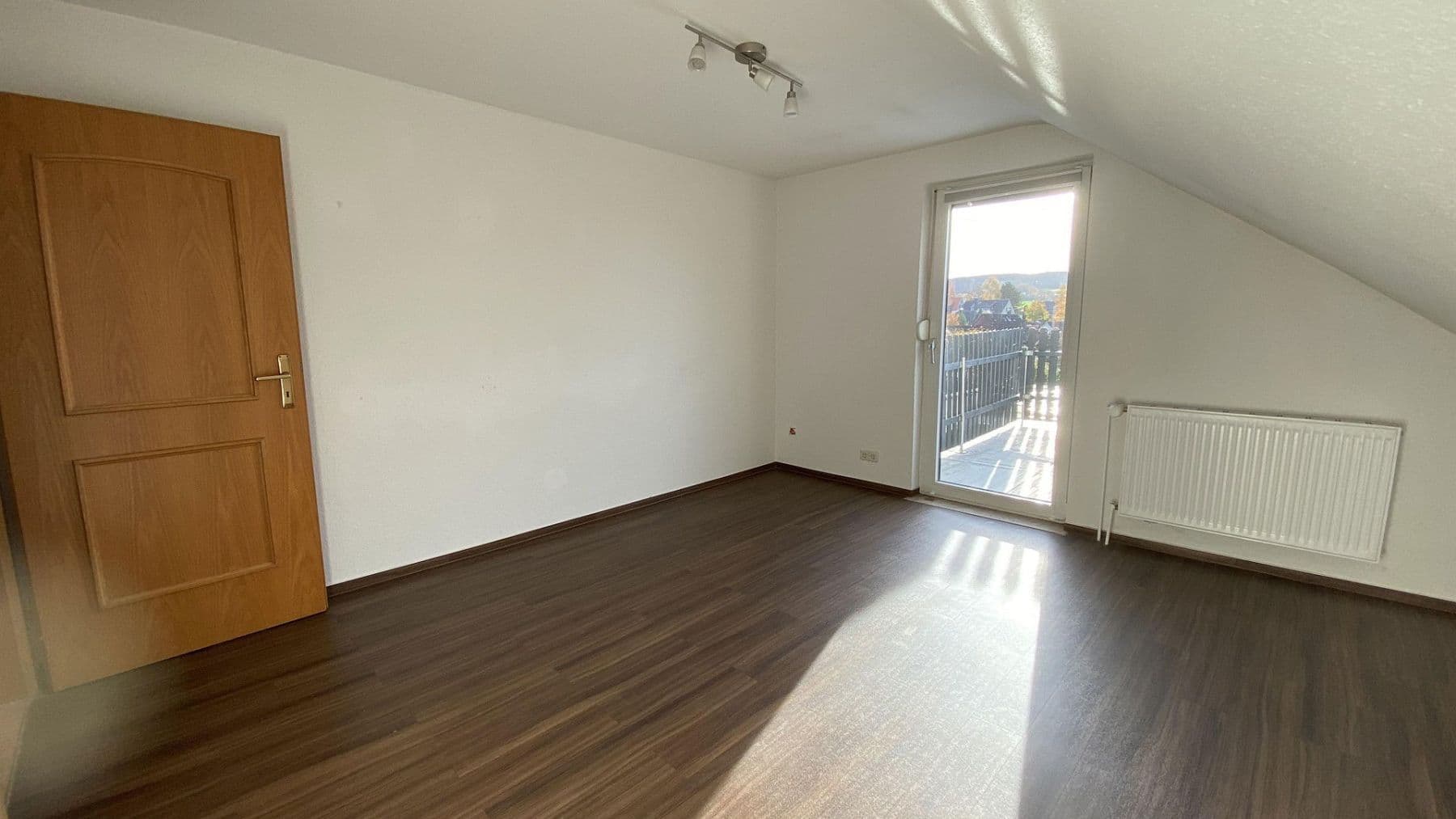 Prodej domu 191 m², pozemek 836 m², Alterathsfeld 7, Lamspringe, Dolní Sasko Prodej domu 191 m², pozemek 836 m², Alterathsfeld 7, Lamspringe, Dolní Sasko