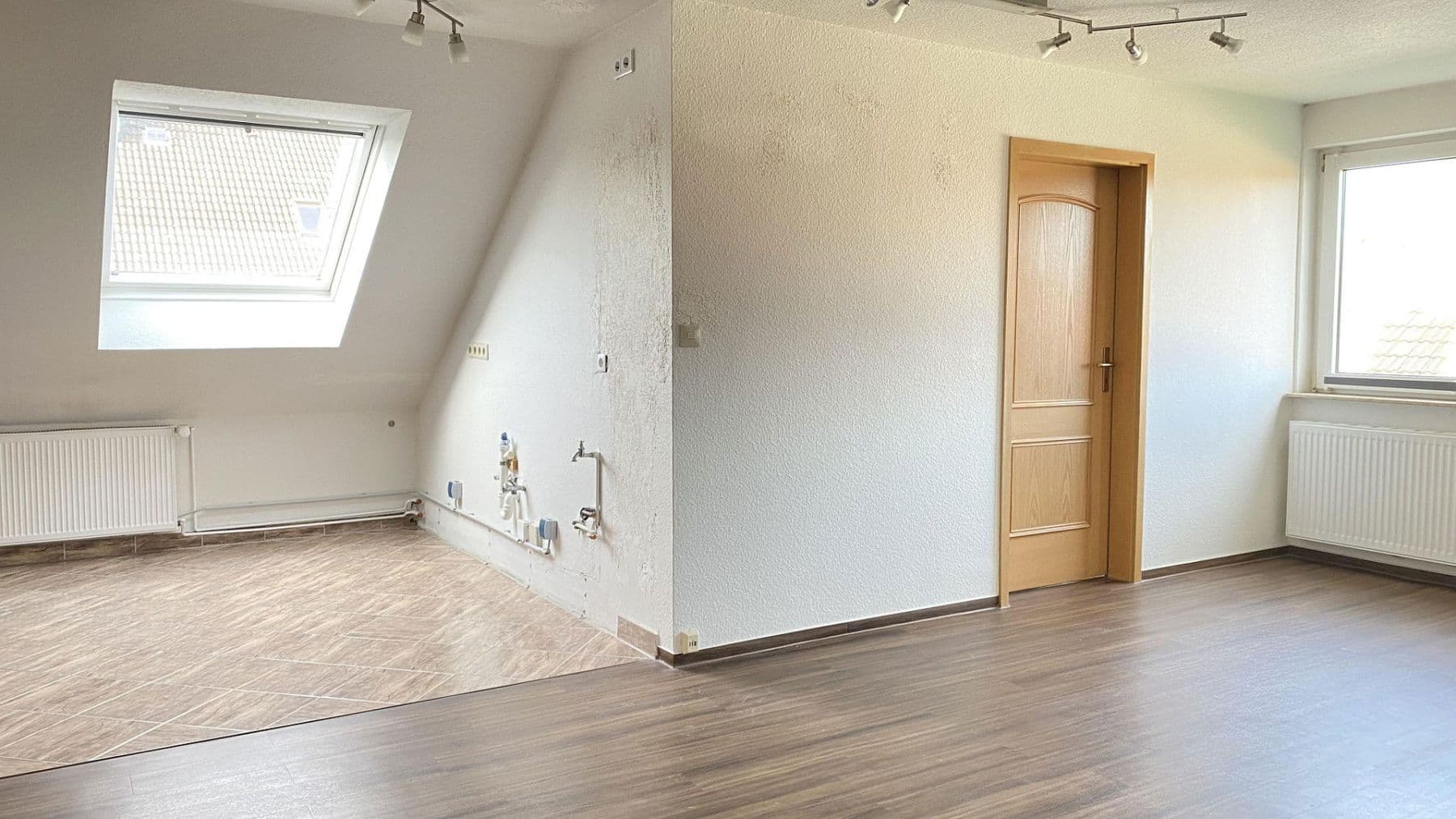 Prodej domu 191 m², pozemek 836 m², Alterathsfeld 7, Lamspringe, Dolní Sasko Prodej domu 191 m², pozemek 836 m², Alterathsfeld 7, Lamspringe, Dolní Sasko