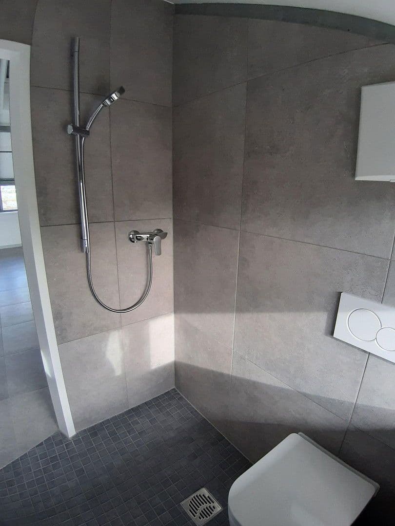 Pronájem kanceláře 100 m², Geretsried-Gelting, Bavorsko Pronájem kanceláře 100 m², Geretsried-Gelting, Bavorsko