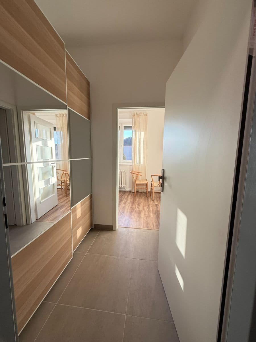 Pronájem bytu 2+kk 46 m², Mladoboleslavská, Praha, Praha Pronájem bytu 2+kk 46 m², Mladoboleslavská, Praha, Praha