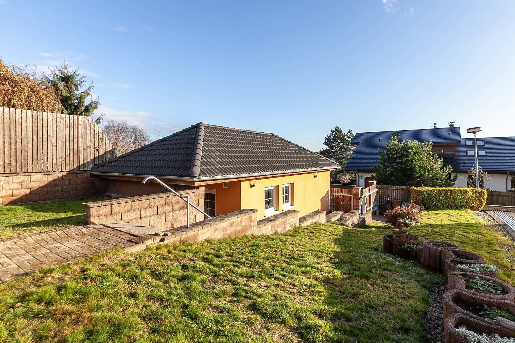 Prodej domu 113 m², pozemek 872 m², Ve Stráni, Chomutov, Ústecký kraj Prodej domu 113 m², pozemek 872 m², Ve Stráni, Chomutov, Ústecký kraj