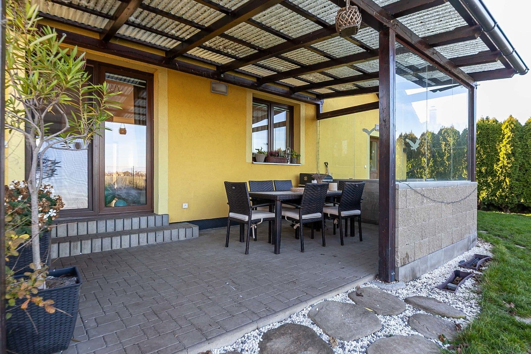 Prodej domu 688 m², pozemek 810 m², Radim, Středočeský kraj Prodej domu 688 m², pozemek 810 m², Radim, Středočeský kraj