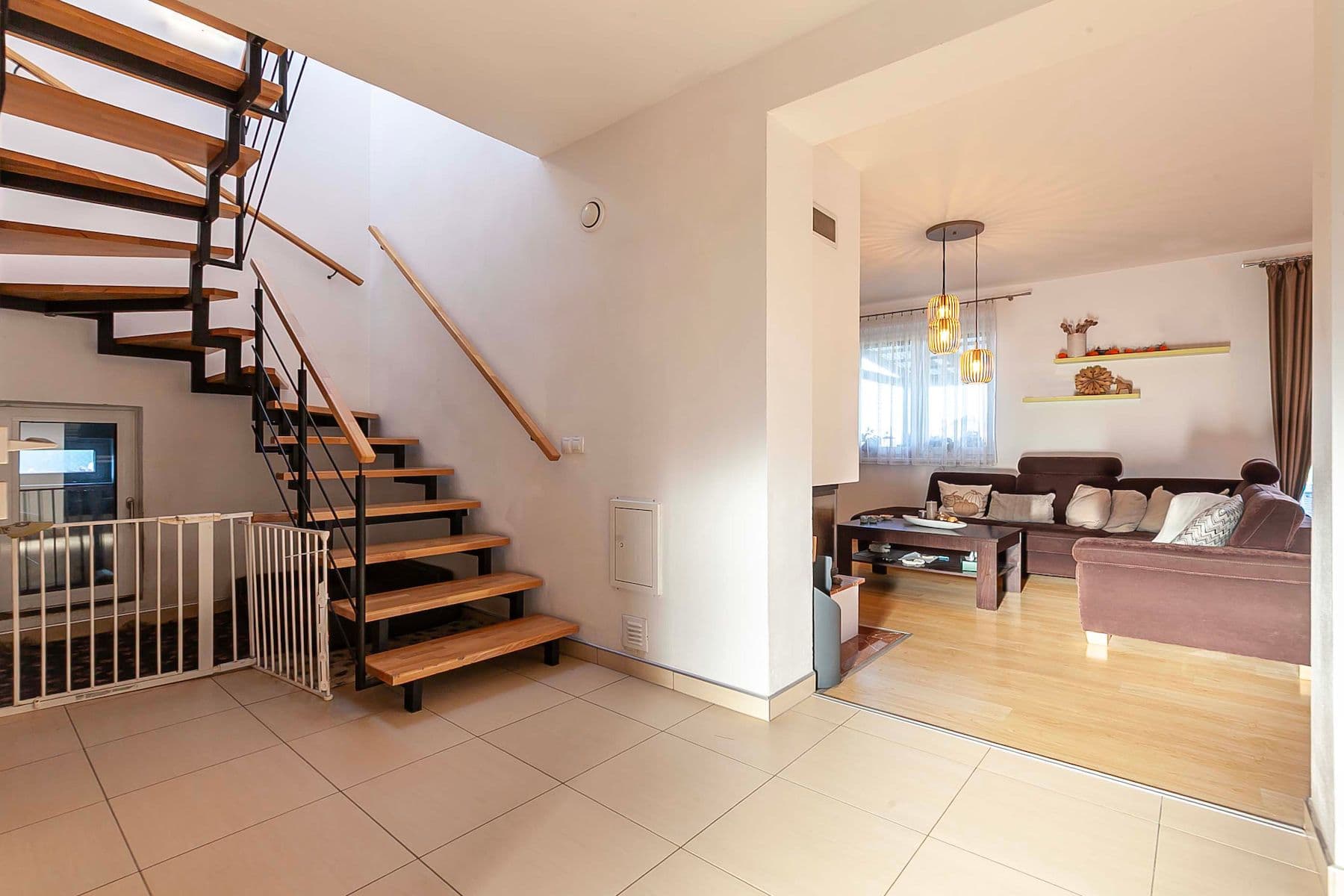 Prodej domu 688 m², pozemek 810 m², Radim, Středočeský kraj Prodej domu 688 m², pozemek 810 m², Radim, Středočeský kraj