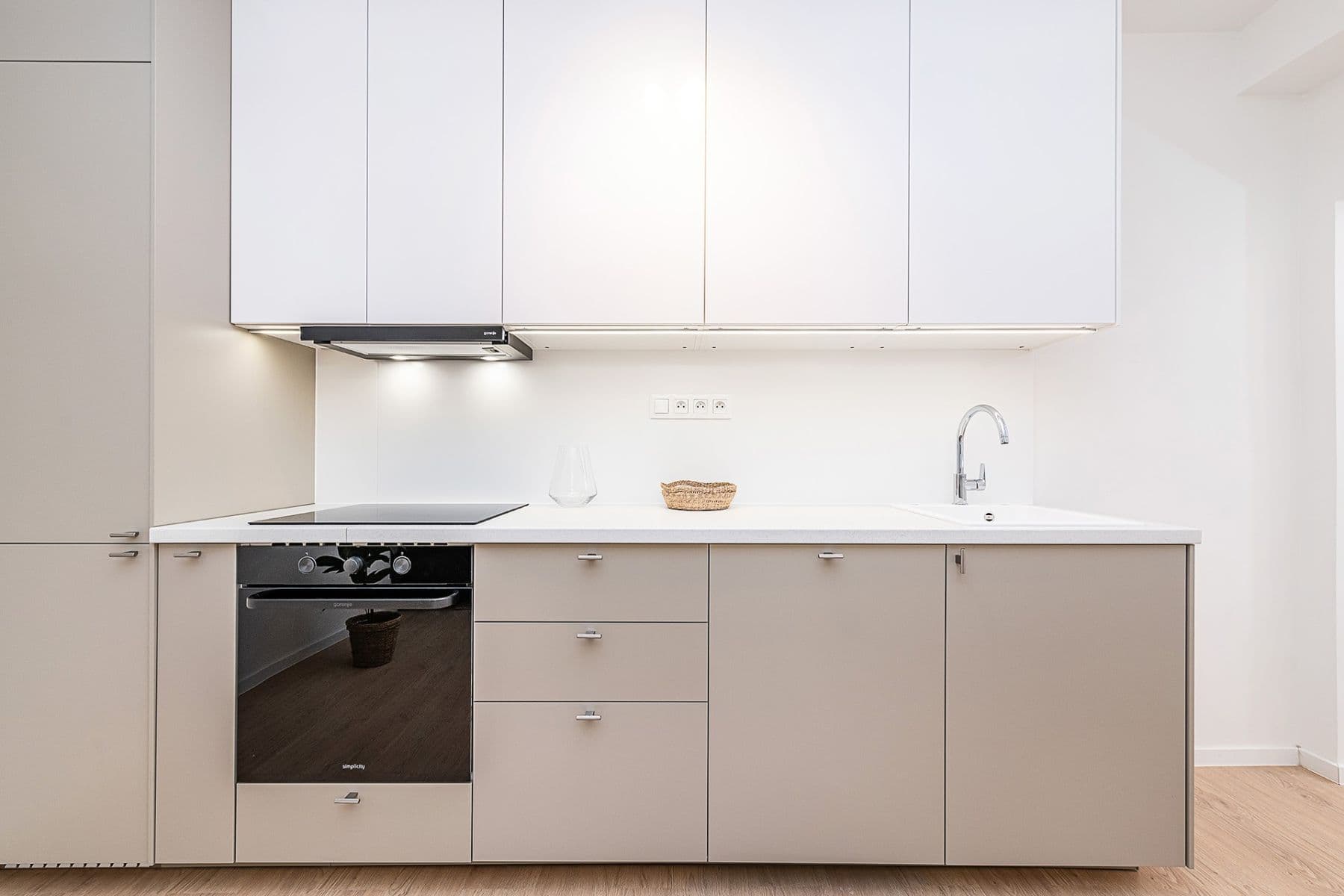 Prodej bytu 3+kk 68 m², Tusarova, Praha, Praha Prodej bytu 3+kk 68 m², Tusarova, Praha, Praha