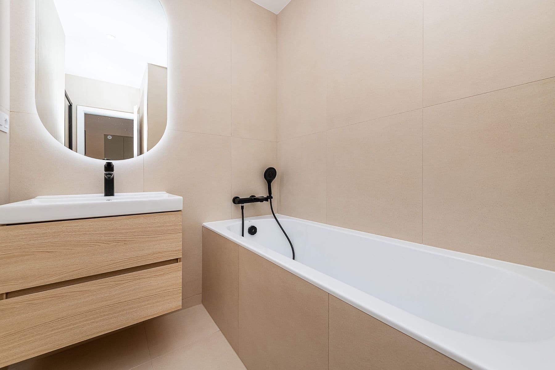 Prodej bytu 3+kk 68 m², Tusarova, Praha, Praha Prodej bytu 3+kk 68 m², Tusarova, Praha, Praha