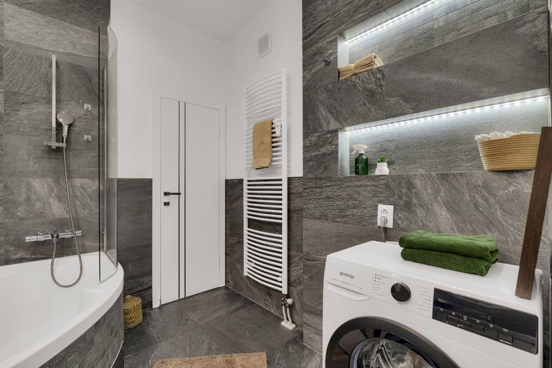 Prodej bytu 3+1 78 m², Žilinská, Bratislava - mestská časť Staré Mesto, Bratislavský kraj Prodej bytu 3+1 78 m², Žilinská, Bratislava - mestská časť Staré Mesto, Bratislavský kraj