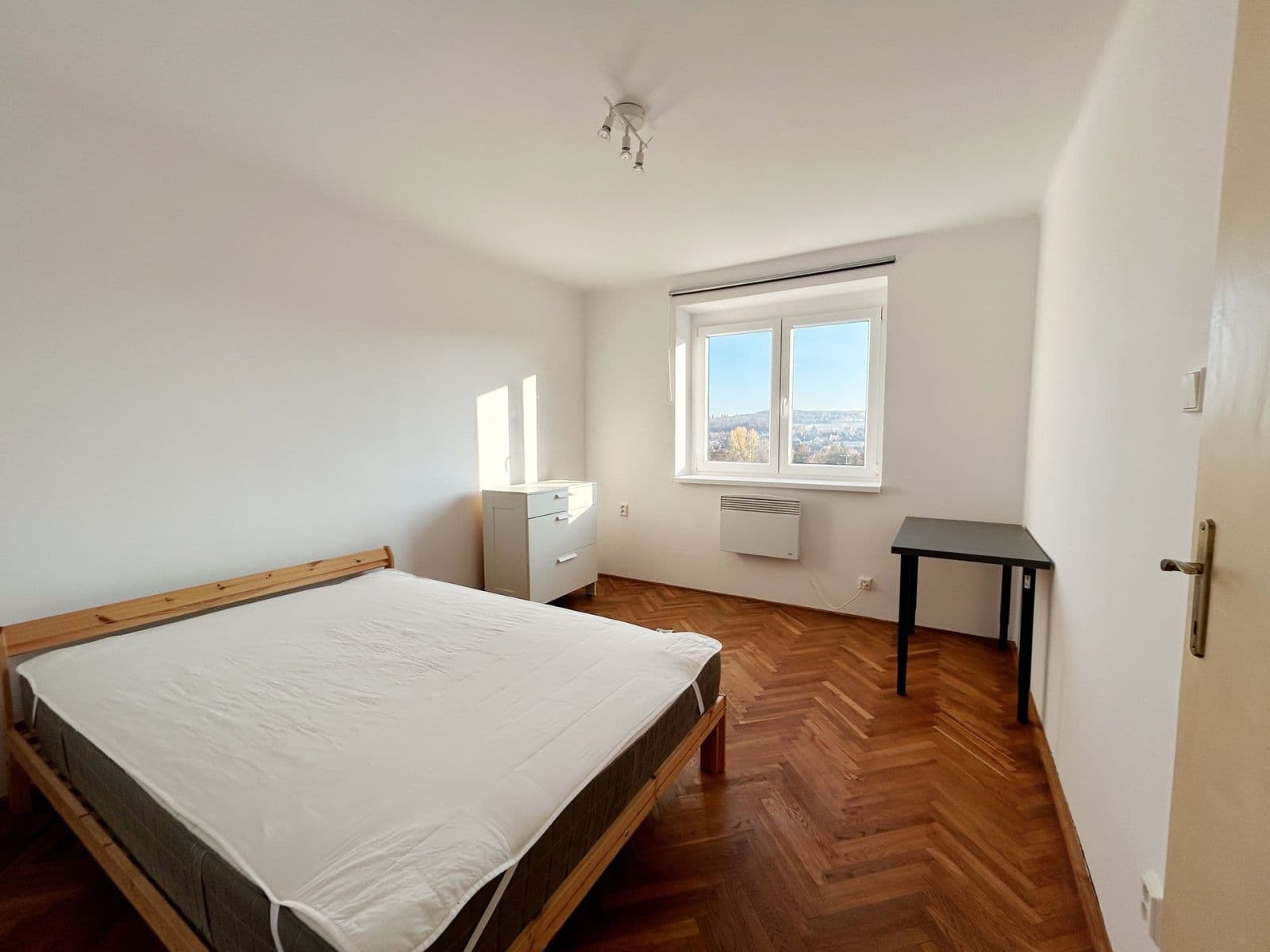 Pronájem bytu 2+1 53 m², Lhotecká, Mníšek pod Brdy, Středočeský kraj Pronájem bytu 2+1 53 m², Lhotecká, Mníšek pod Brdy, Středočeský kraj