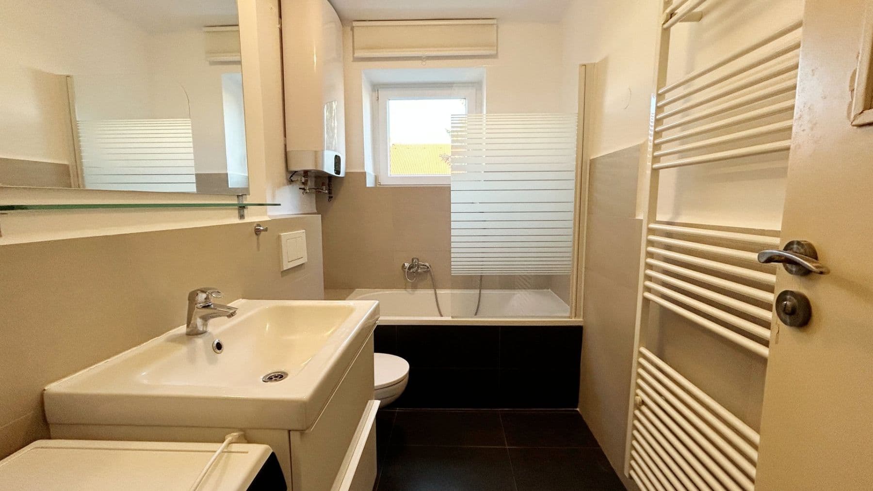 Pronájem bytu 2+1 53 m², Lhotecká, Mníšek pod Brdy, Středočeský kraj Pronájem bytu 2+1 53 m², Lhotecká, Mníšek pod Brdy, Středočeský kraj