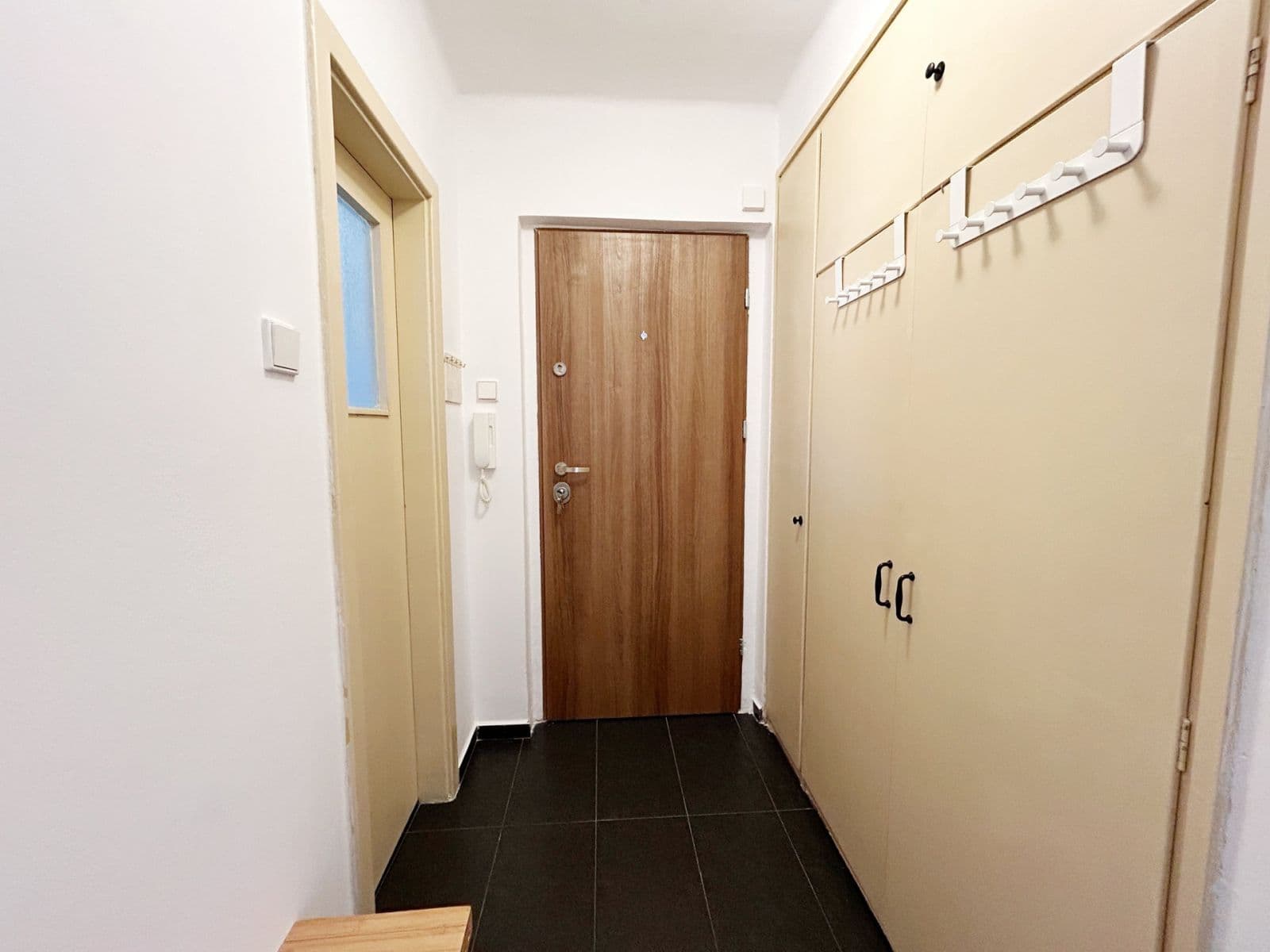 Pronájem bytu 2+1 53 m², Lhotecká, Mníšek pod Brdy, Středočeský kraj Pronájem bytu 2+1 53 m², Lhotecká, Mníšek pod Brdy, Středočeský kraj