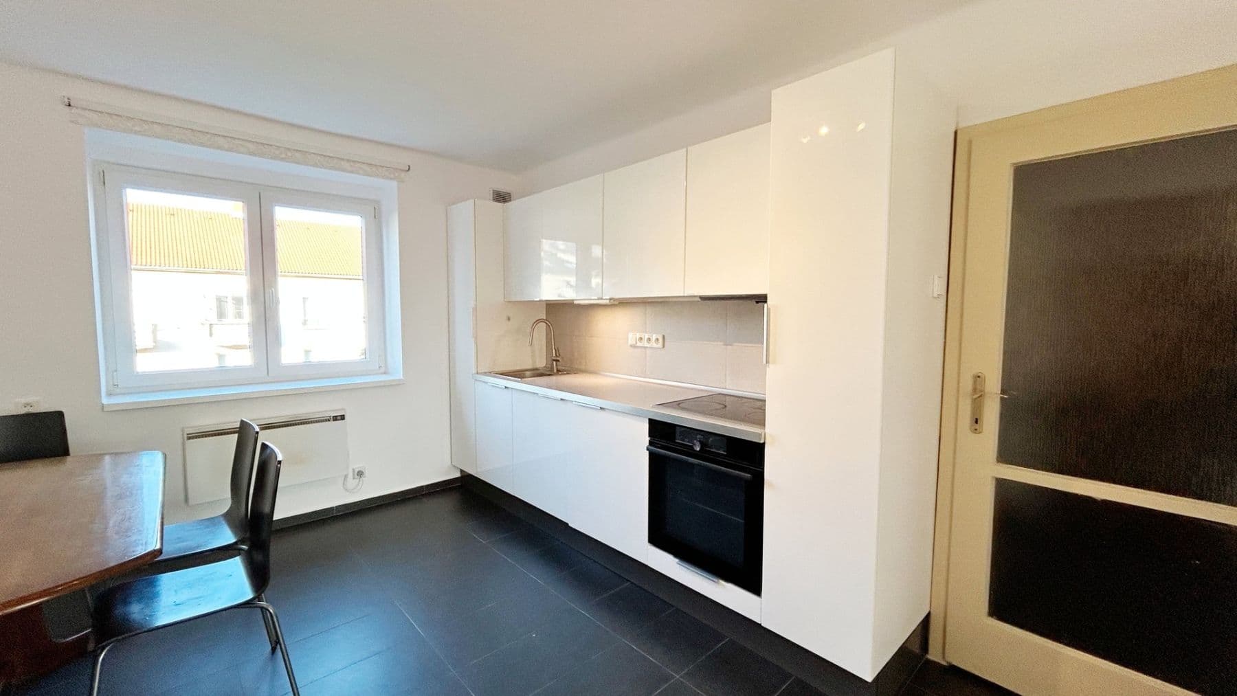 Pronájem bytu 2+1 53 m², Lhotecká, Mníšek pod Brdy, Středočeský kraj Pronájem bytu 2+1 53 m², Lhotecká, Mníšek pod Brdy, Středočeský kraj