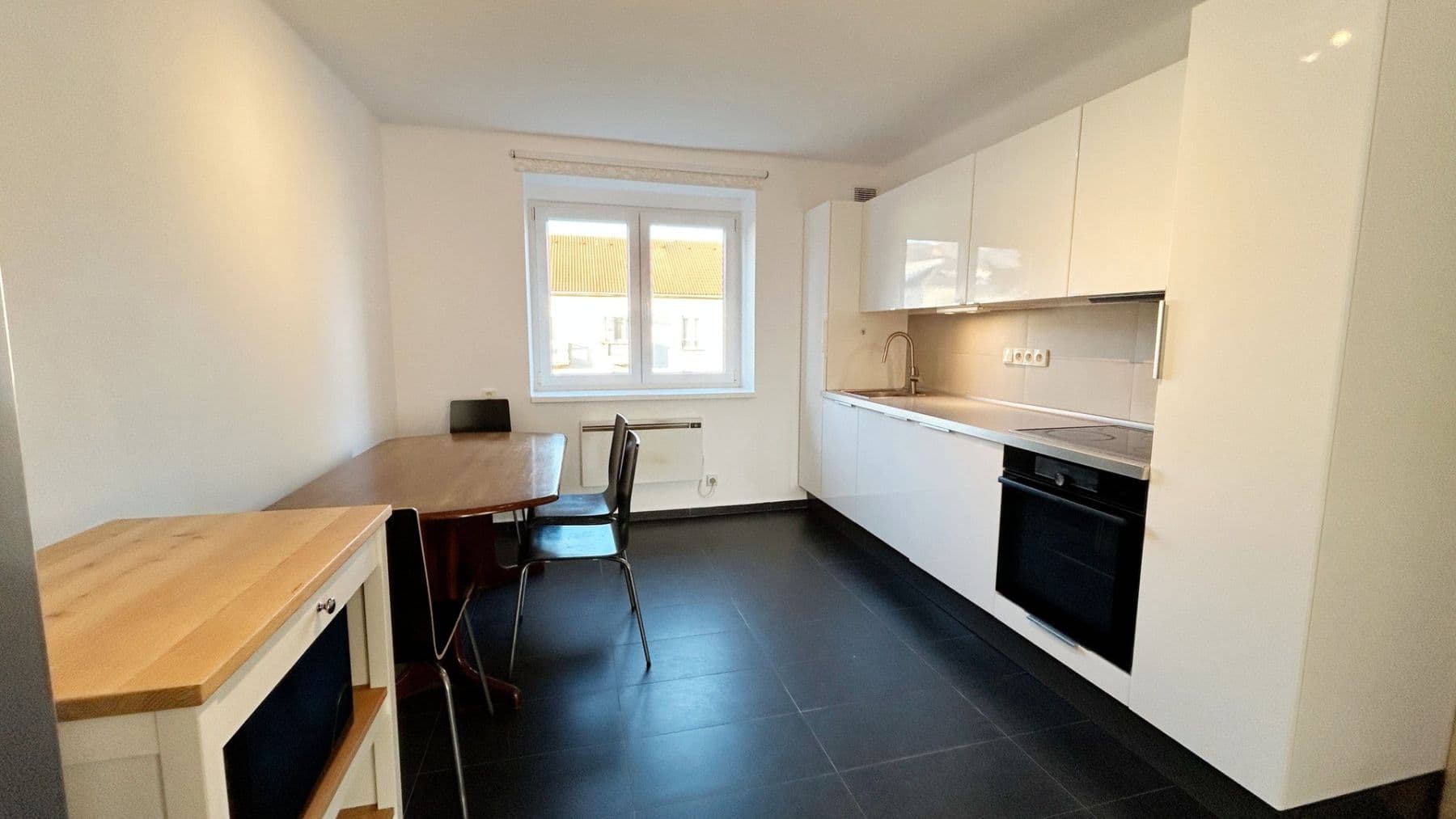 Pronájem bytu 2+1 53 m², Lhotecká, Mníšek pod Brdy, Středočeský kraj Pronájem bytu 2+1 53 m², Lhotecká, Mníšek pod Brdy, Středočeský kraj