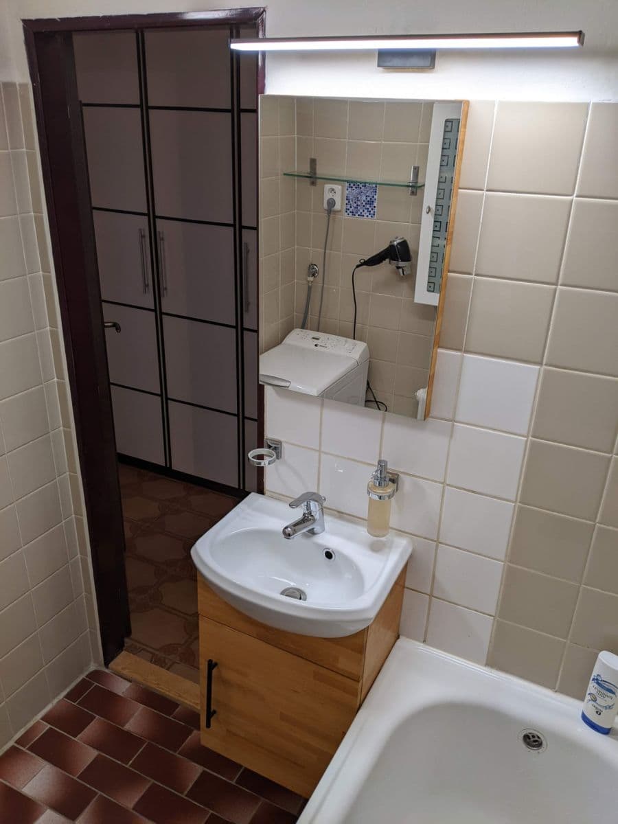 Pronájem bytu 2+kk 47 m², Nad Palatou, Praha, Praha Pronájem bytu 2+kk 47 m², Nad Palatou, Praha, Praha