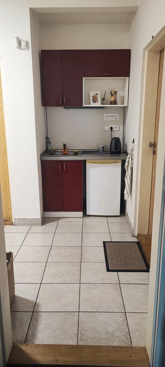 Pronájem kanceláře 29 m², Lublaňská, Praha, Praha Pronájem kanceláře 29 m², Lublaňská, Praha, Praha