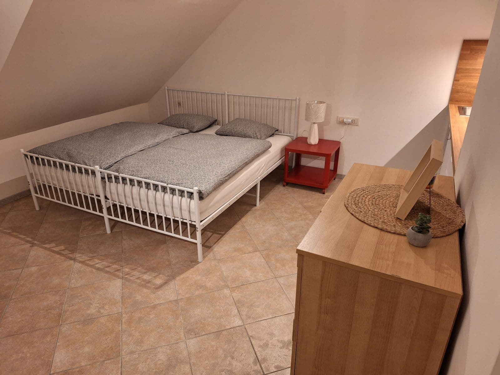 Pronájem bytu 1+kk 25 m², V Tůních, Praha, Praha Pronájem bytu 1+kk 25 m², V Tůních, Praha, Praha