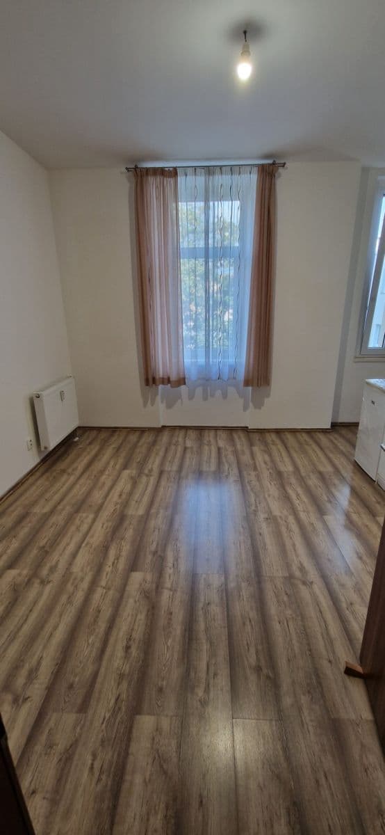 Pronájem bytu 1+kk 28 m², Čestmírova, Praha, Praha Pronájem bytu 1+kk 28 m², Čestmírova, Praha, Praha