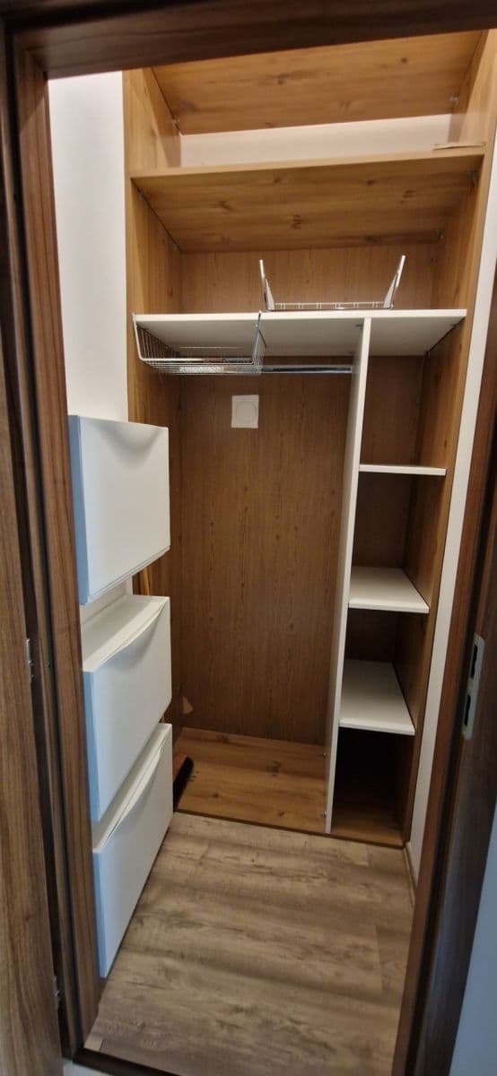 Pronájem bytu 1+kk 28 m², Čestmírova, Praha, Praha Pronájem bytu 1+kk 28 m², Čestmírova, Praha, Praha