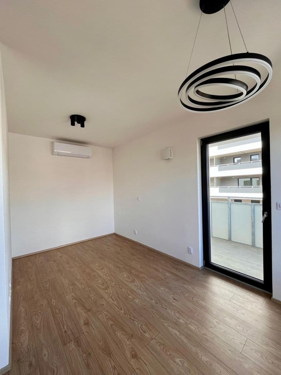 Pronájem bytu 1+kk 40 m², Bratislavská, Brno, Jihomoravský kraj Pronájem bytu 1+kk 40 m², Bratislavská, Brno, Jihomoravský kraj