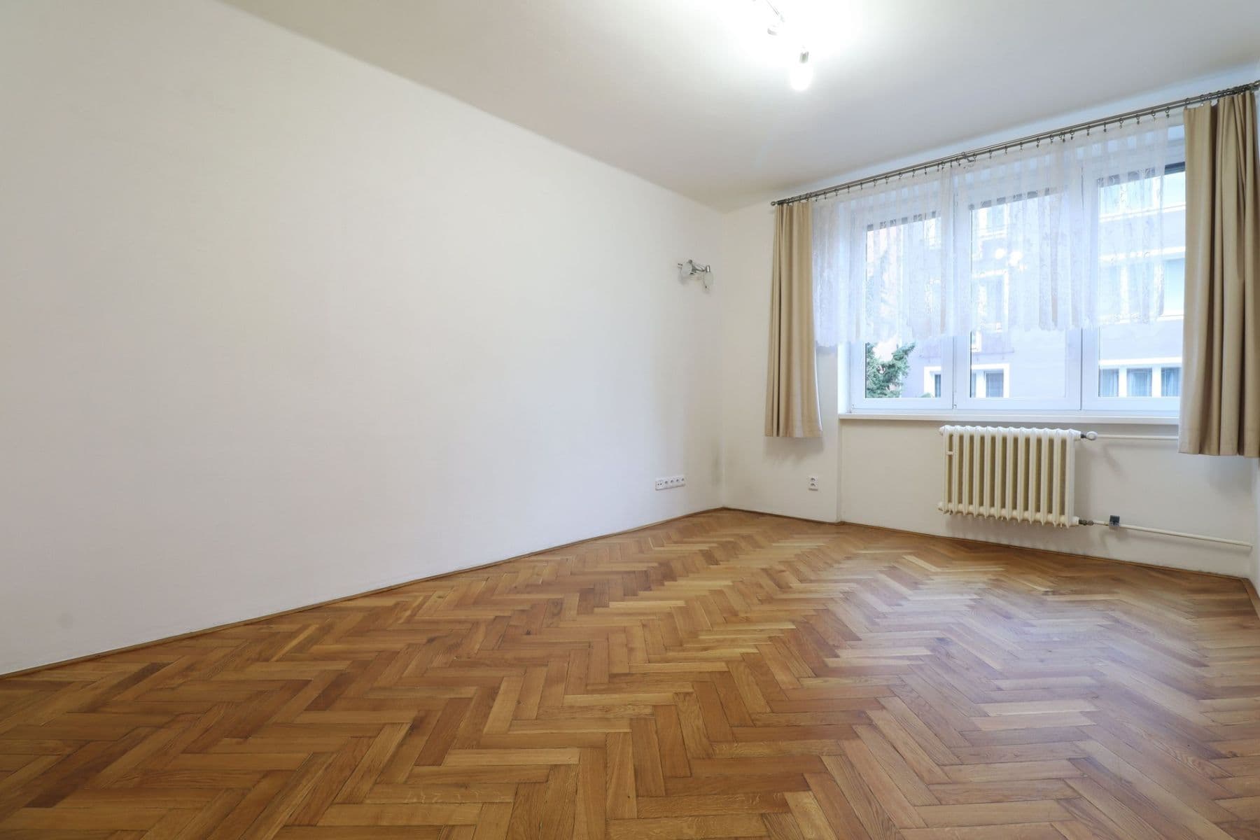 Pronájem bytu 2+1 55 m², Gutova, Praha, Praha Pronájem bytu 2+1 55 m², Gutova, Praha, Praha