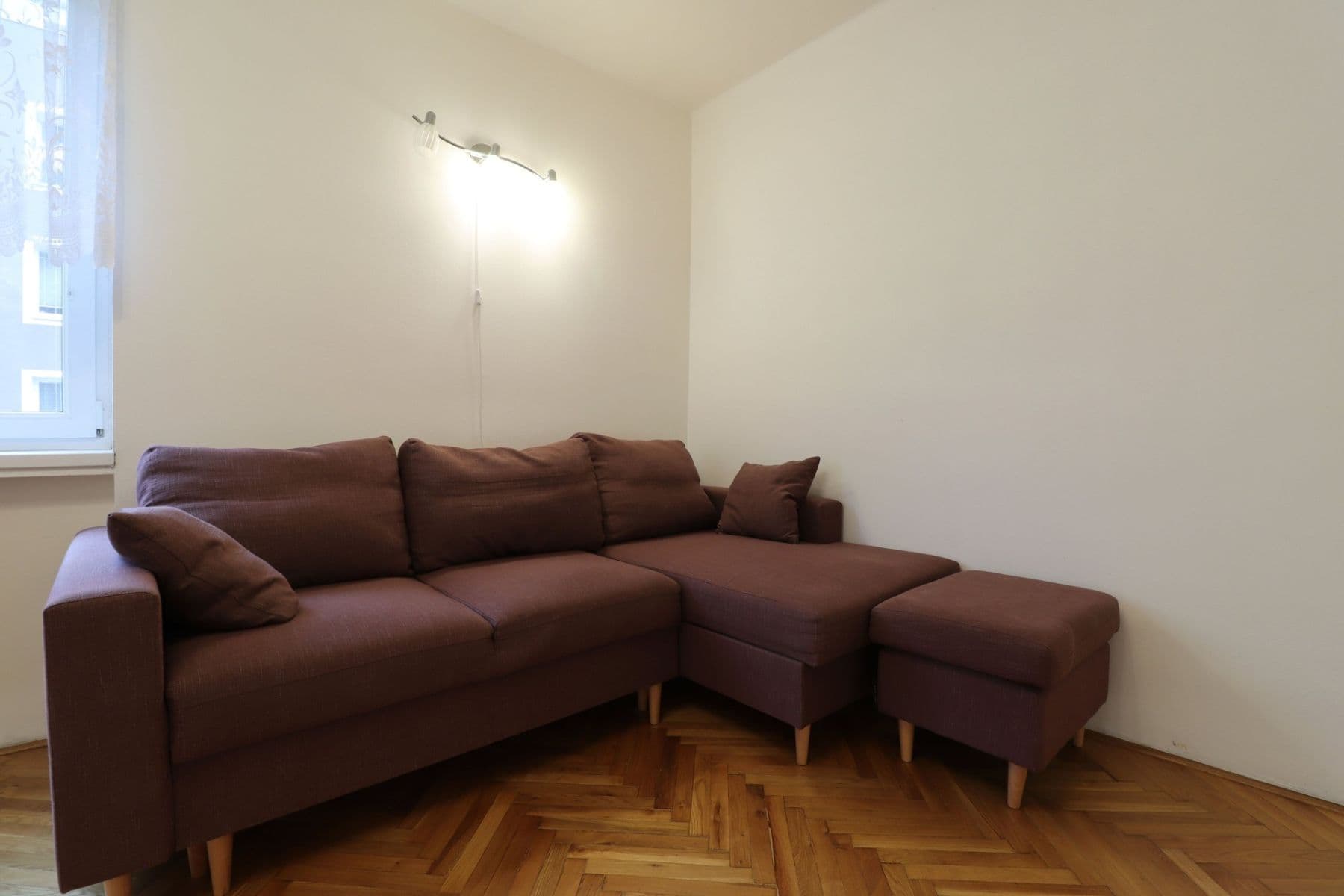 Pronájem bytu 2+1 55 m², Gutova, Praha, Praha Pronájem bytu 2+1 55 m², Gutova, Praha, Praha