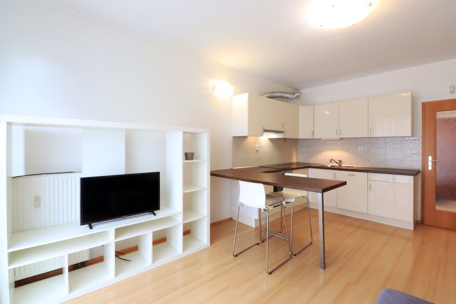 Pronájem bytu 1+kk 29 m², Velenovského, Praha, Praha Pronájem bytu 1+kk 29 m², Velenovského, Praha, Praha