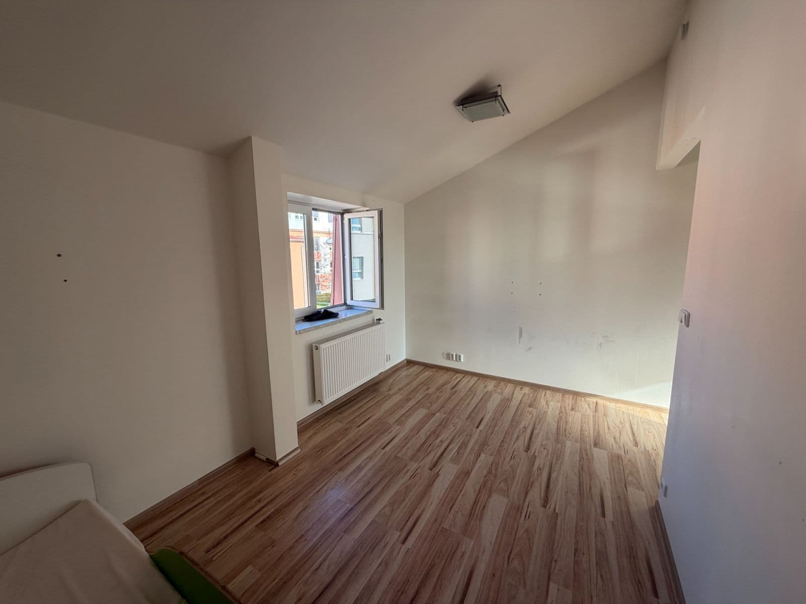 Pronájem bytu 1+kk 27 m², Rebešovická, Brno, Jihomoravský kraj Pronájem bytu 1+kk 27 m², Rebešovická, Brno, Jihomoravský kraj