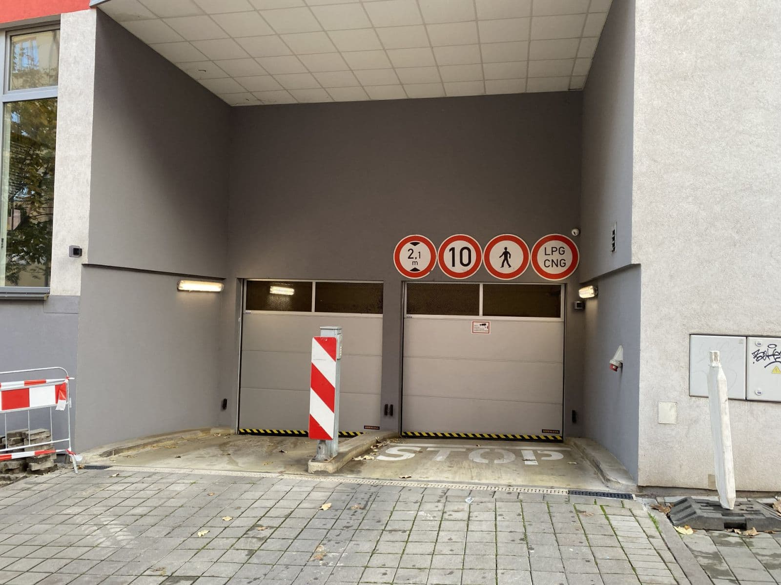 Pronájem garáže 15 m², Kloboučnická, Praha, Praha Pronájem garáže 15 m², Kloboučnická, Praha, Praha