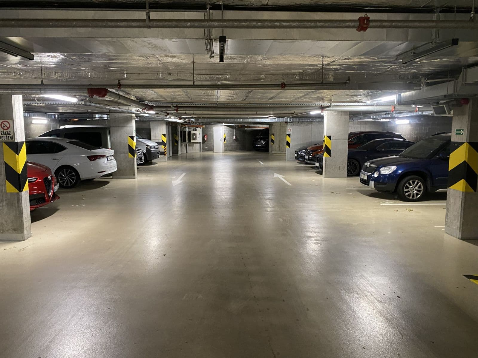 Pronájem garáže 15 m², Kloboučnická, Praha, Praha Pronájem garáže 15 m², Kloboučnická, Praha, Praha