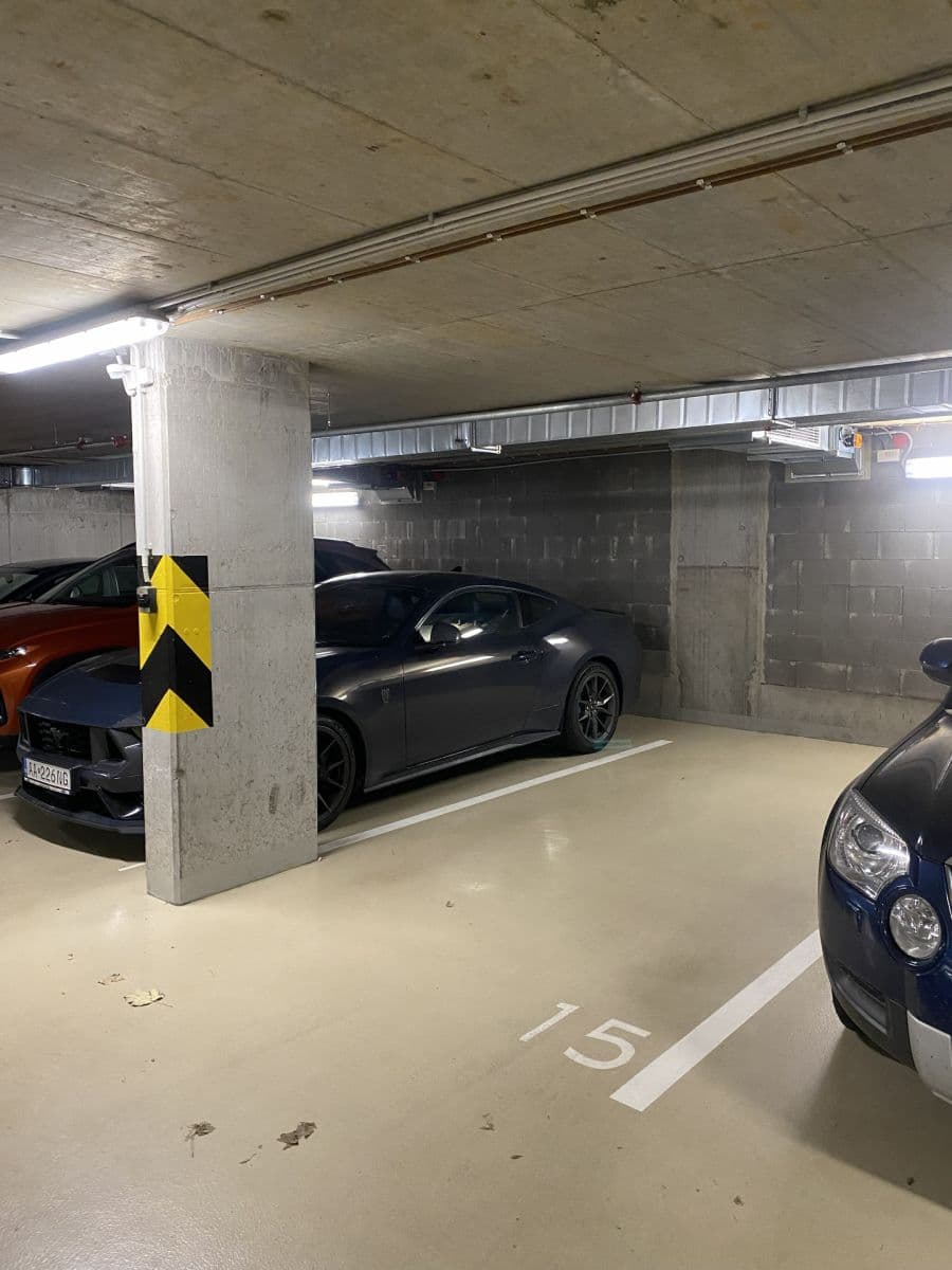 Pronájem garáže 15 m², Kloboučnická, Praha, Praha Pronájem garáže 15 m², Kloboučnická, Praha, Praha