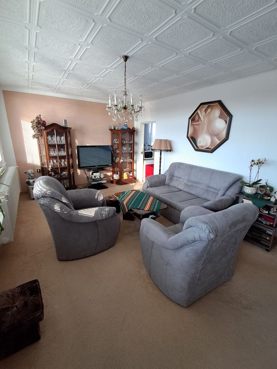 Prodej bytu 3+1 75 m², Pražského povstání, Benešov, Středočeský kraj Prodej bytu 3+1 75 m², Pražského povstání, Benešov, Středočeský kraj