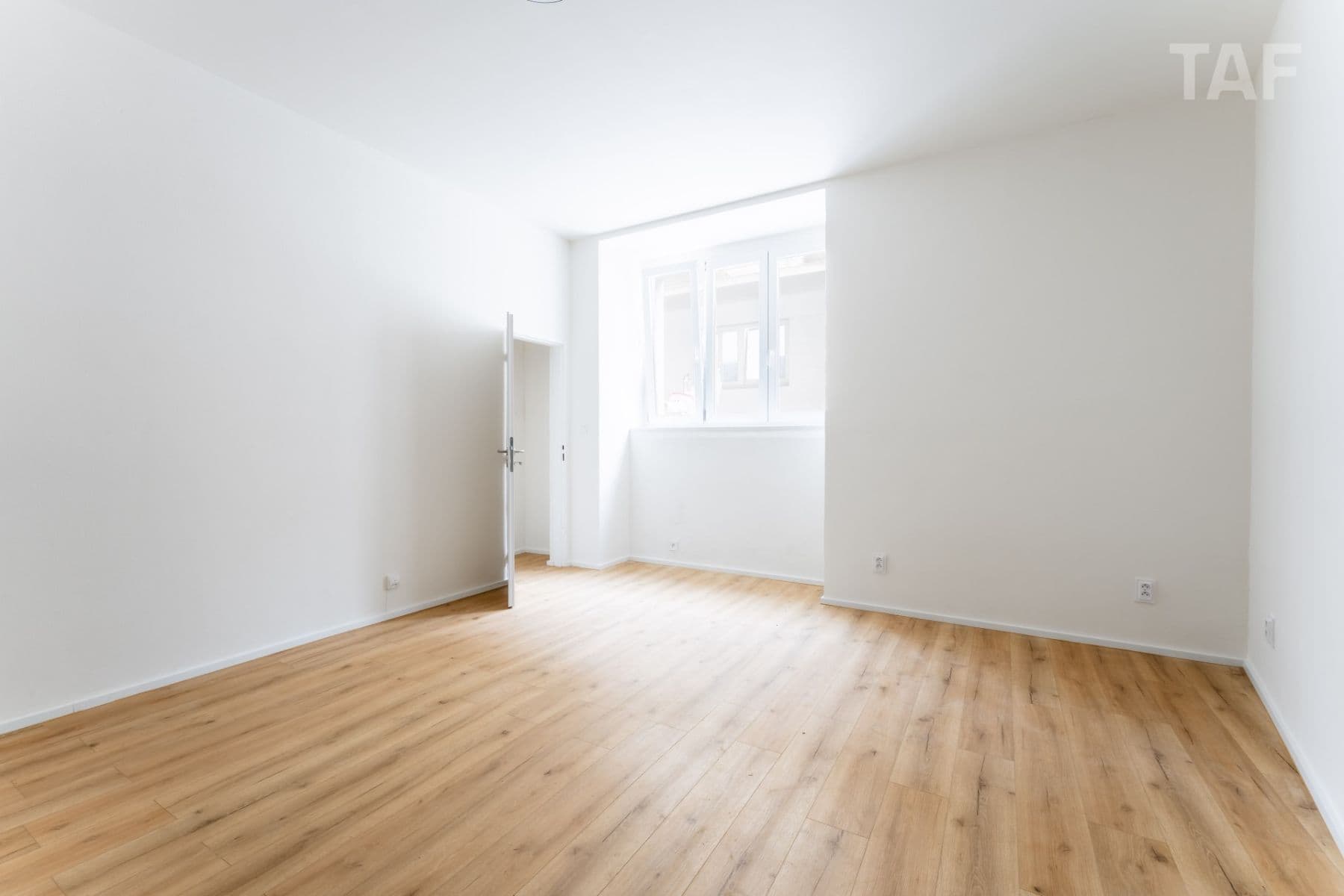 Pronájem bytu 1+kk 33 m², Ortenovo náměstí, Praha, Praha Pronájem bytu 1+kk 33 m², Ortenovo náměstí, Praha, Praha