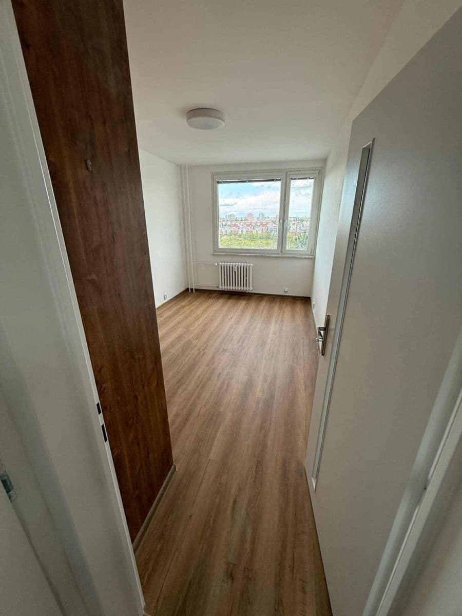 Pronájem bytu 4+1 82 m², Tesaříkova, Praha, Praha Pronájem bytu 4+1 82 m², Tesaříkova, Praha, Praha