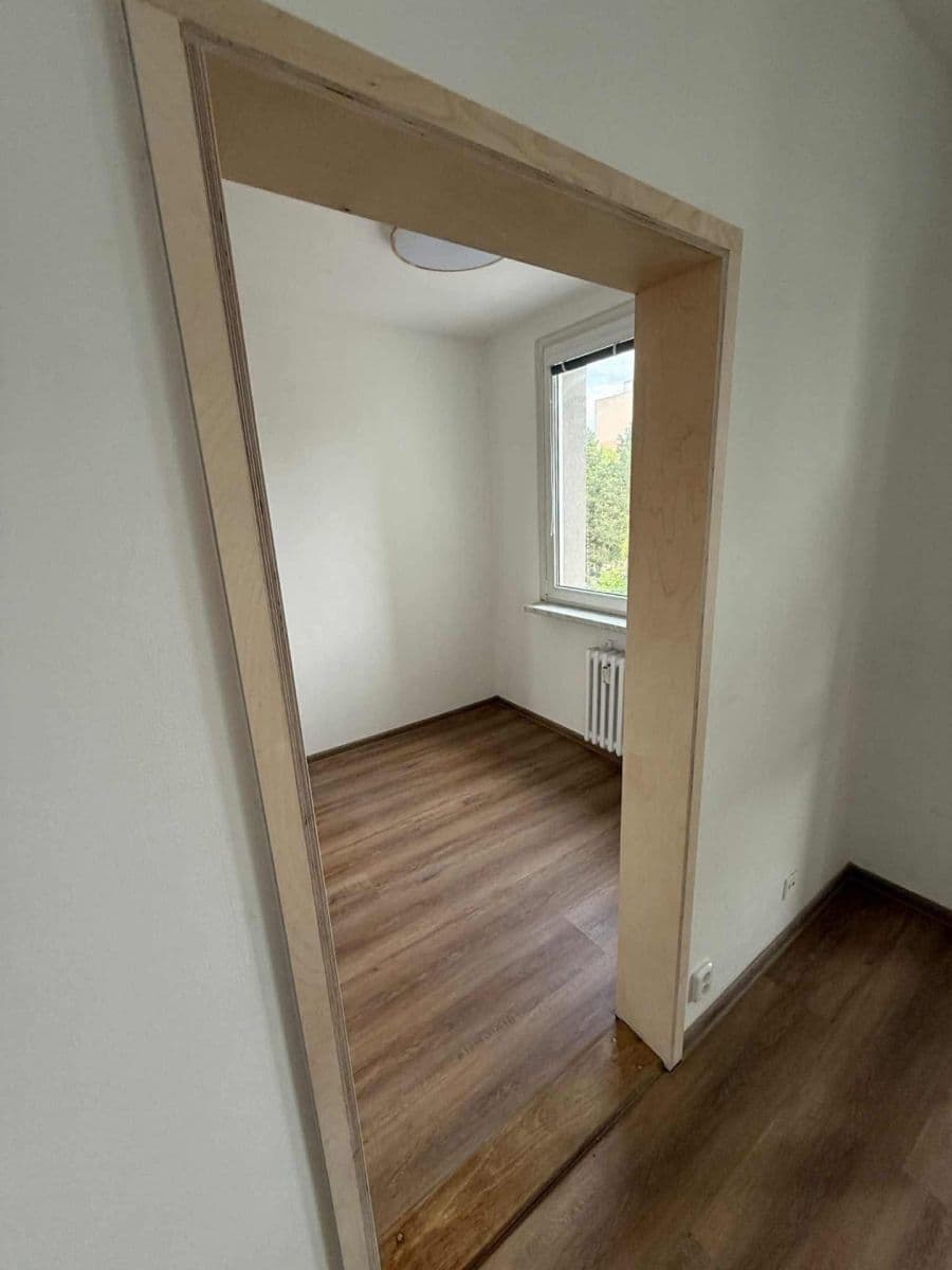 Pronájem bytu 4+1 82 m², Tesaříkova, Praha, Praha Pronájem bytu 4+1 82 m², Tesaříkova, Praha, Praha