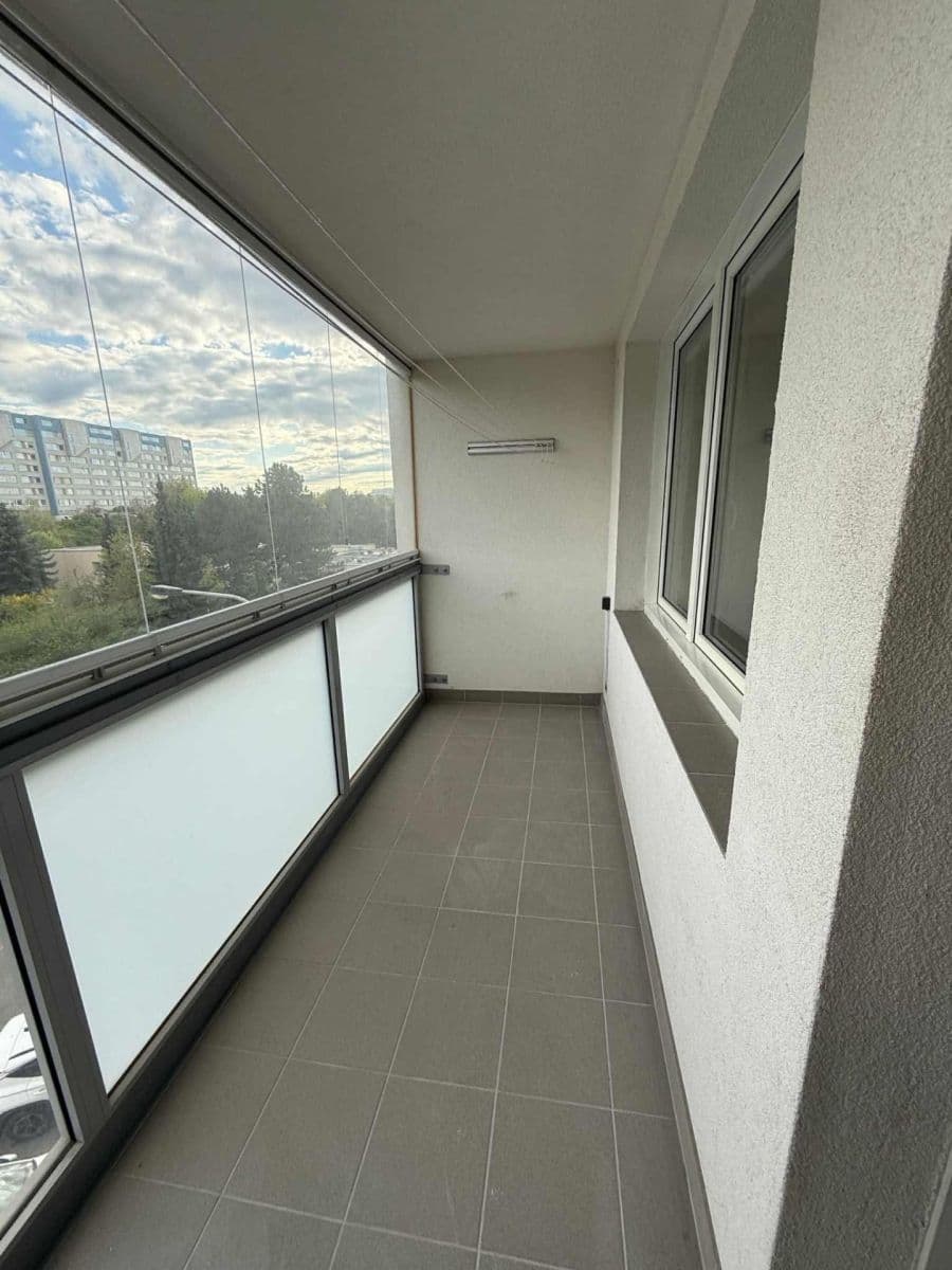 Pronájem bytu 4+1 82 m², Tesaříkova, Praha, Praha Pronájem bytu 4+1 82 m², Tesaříkova, Praha, Praha