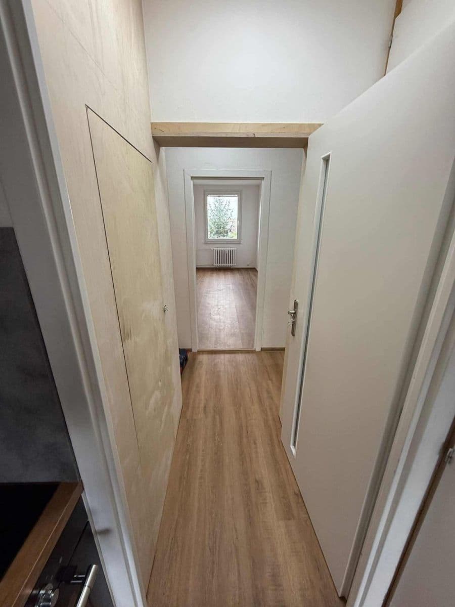 Pronájem bytu 4+1 82 m², Tesaříkova, Praha, Praha Pronájem bytu 4+1 82 m², Tesaříkova, Praha, Praha