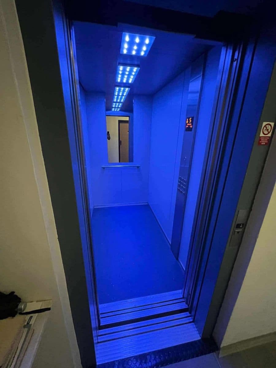 Pronájem bytu 4+1 82 m², Tesaříkova, Praha, Praha Pronájem bytu 4+1 82 m², Tesaříkova, Praha, Praha