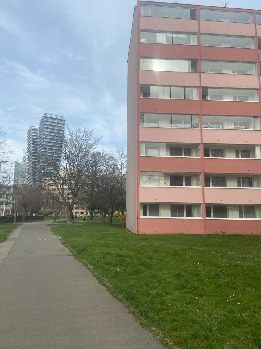 Prodej bytu 3+1 60 m², Kaplická, Praha, Praha Prodej bytu 3+1 60 m², Kaplická, Praha, Praha