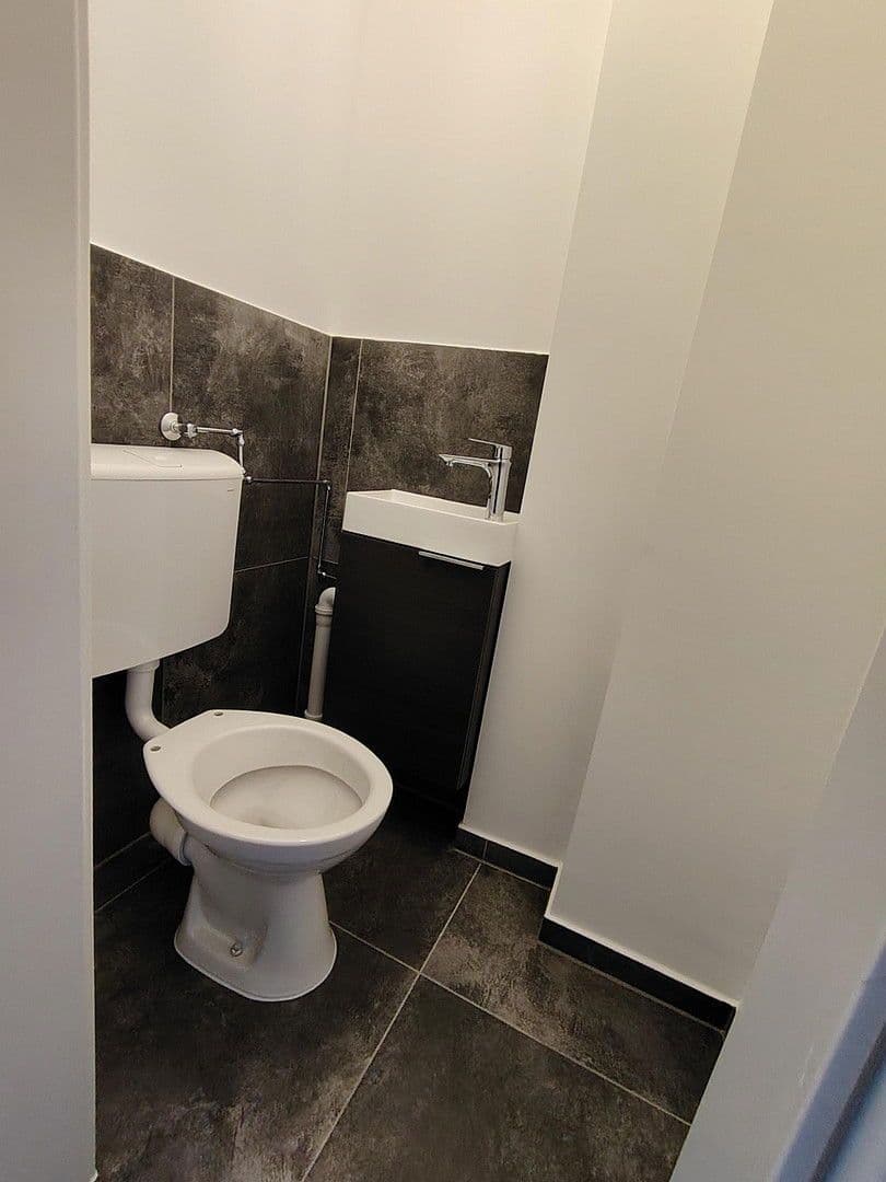 Pronájem bytu 3+1 52 m², Görlitzer Str. 2, Lauf an der Pegnitz, Bavorsko Pronájem bytu 3+1 52 m², Görlitzer Str. 2, Lauf an der Pegnitz, Bavorsko